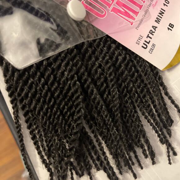 Amy Santiago twist braid 10 inch Color number 1B. New 2 packs - Picture 6 of 6